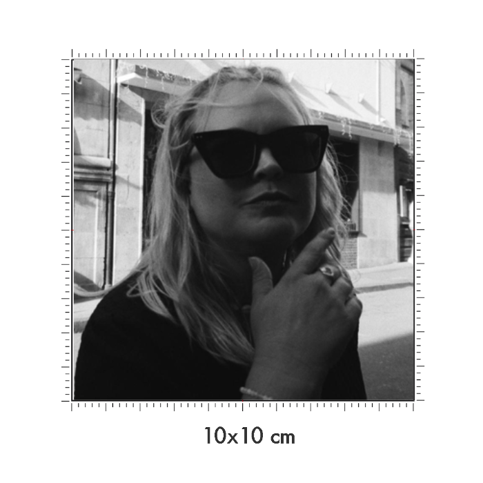 10 x 10 cm