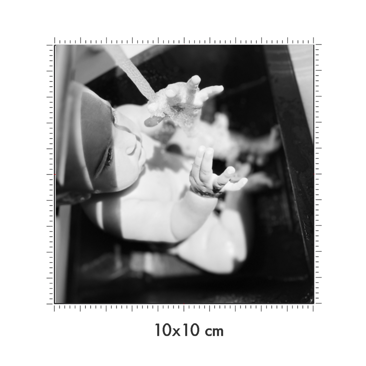 10 x 10 cm