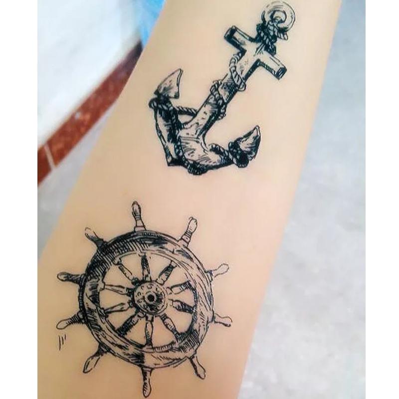 Tatouage éphémère temporaire marin gouvernail ancre mer