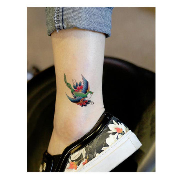 Tatouage éphémère temporaire oiseau multicolore